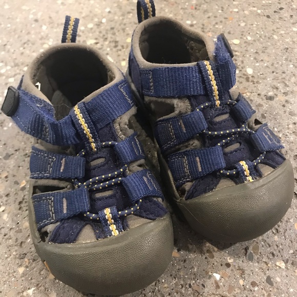 keen baby sandals